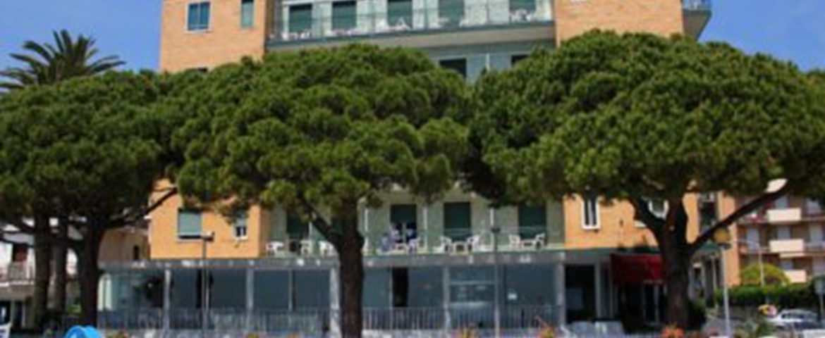 Hotel Con Piscina San Bartolomeo Al Mare Hotel Con Piscina San Bartolomeo Al Mare
